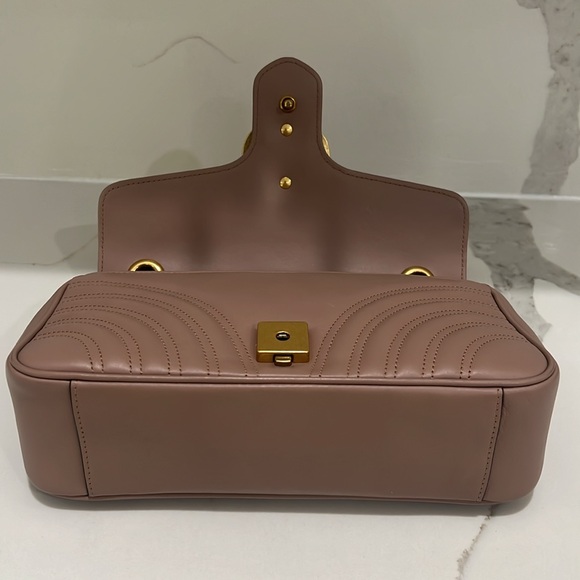 Gucci GG Marmont Small Shoulder Bag in Dusty Pink Leather 100% Authentic - Picture 10 of 14